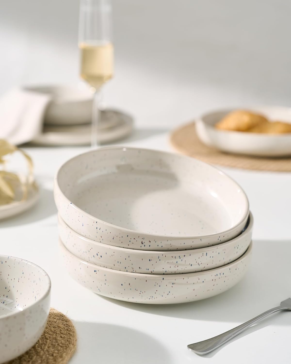 famiware Milkyway 33 oz Bowl Set, Pasta Bowls Set of 4, Salad Bowls, Double Reactive Glaze, Sturdy & Stackable, Ideal for Housewarming, Festivals, Creamy White with Speckles