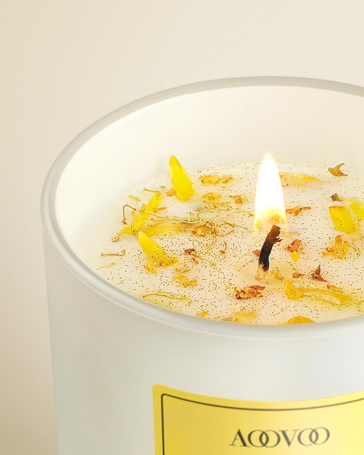 AOOVOO Vanilla Scented Candles for Women - Aromatherapy Candle with Crystals Inside, 10oz Soy Candles for Home Scented, Gifts for Women Mom