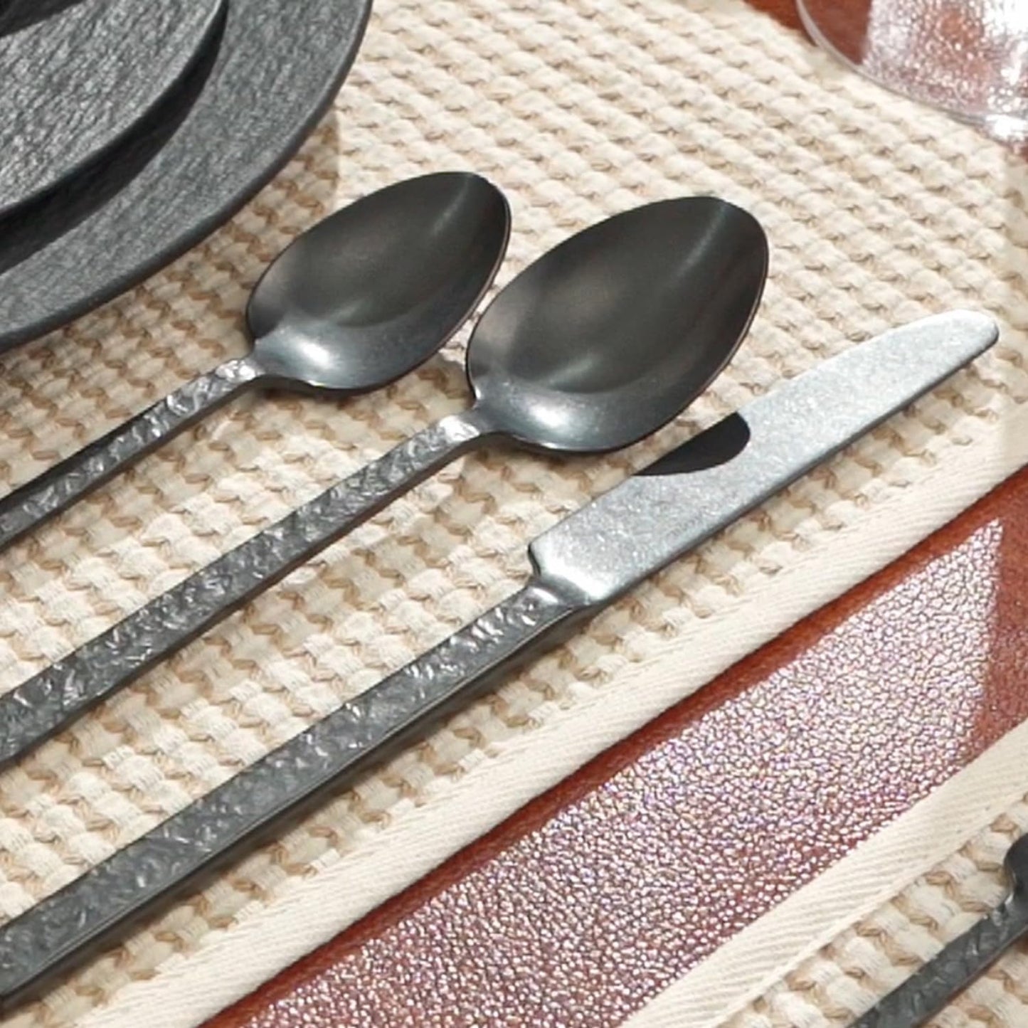 KINGSTONE 30 Pcs Black Hammered Silverware Set for 6, 18/10 Stainless Steel Heavy Duty Flatware Set, Tableware Cutlery Utensil Sets for Home Restaurant Dishwasher Safe