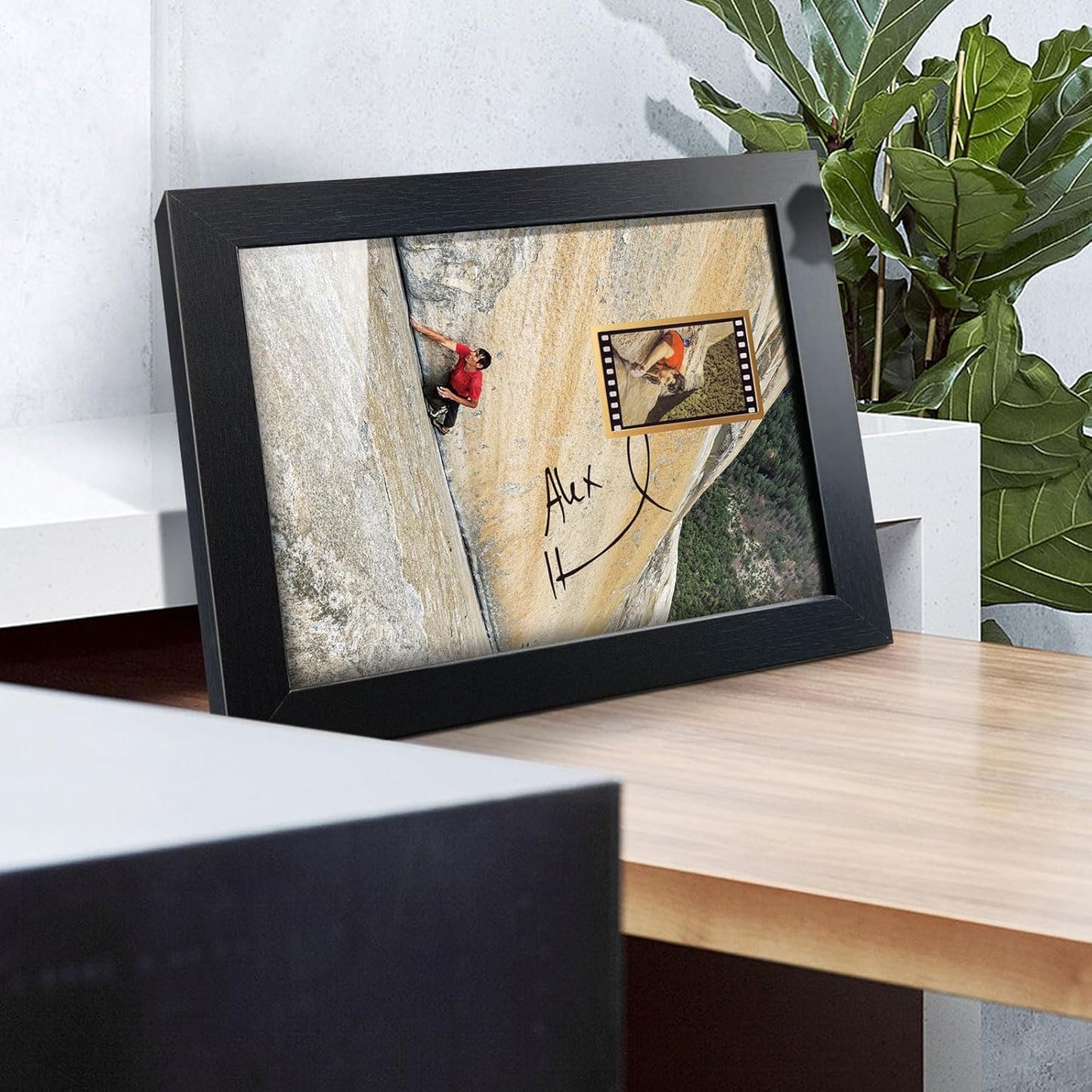 sufenvera Sports Fans Poster - Alex Honnold Framed Photo with Print Signed and Mini Film Display,Gifts for Adventure Rock Climber Fans 8x6 Inches