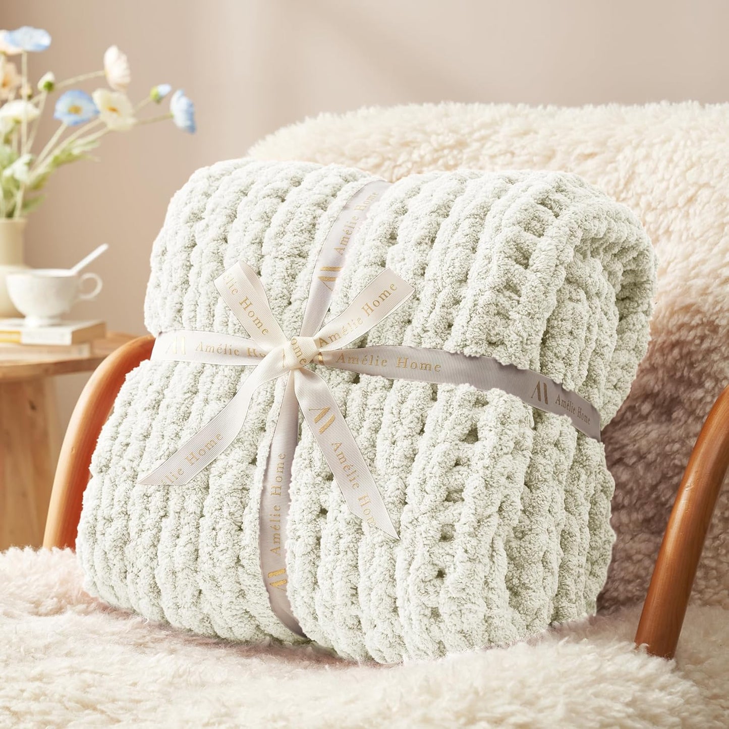 Amélie Home Chunky Knit Throw Blanket for Couch, Soft Chenille Crochet Blanket for Children, 40"x50", Ivory
