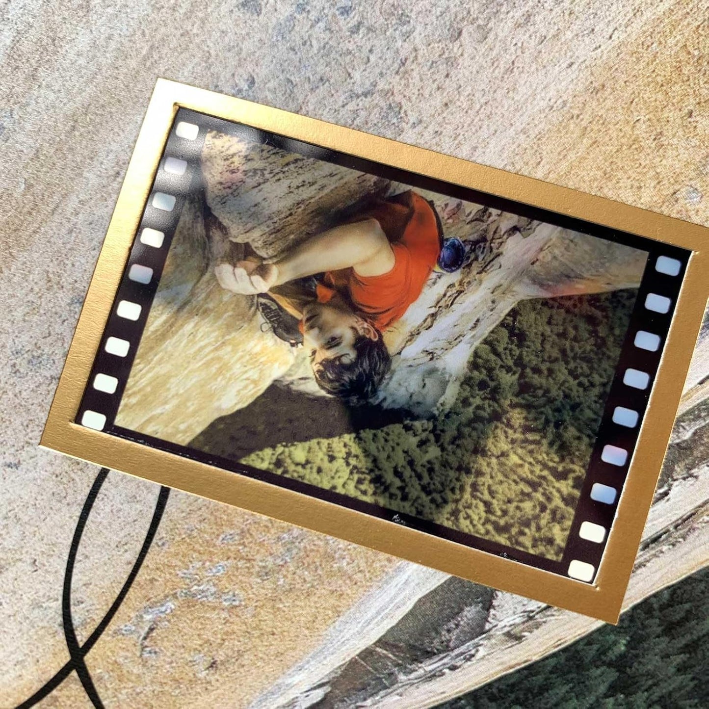 sufenvera Sports Fans Poster - Alex Honnold Framed Photo with Print Signed and Mini Film Display,Gifts for Adventure Rock Climber Fans 8x6 Inches